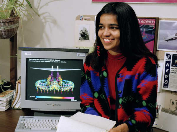 कल्‍पना की पहली अंतरिक्ष यात्रा 