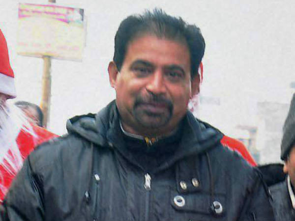 राजनीति में एक्टिव