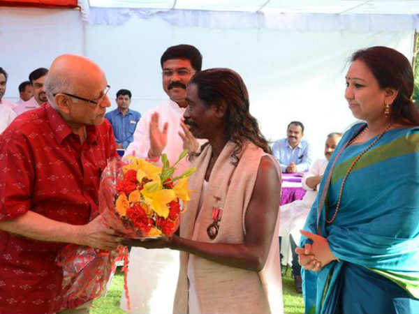 10 वर्ष की उम्र में खो दिया पिता को 10 वर्ष की उम्र में खो दिया पिता को