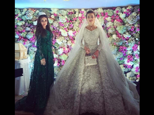  दुल्‍हन की भारी भरकम ड्रेस 