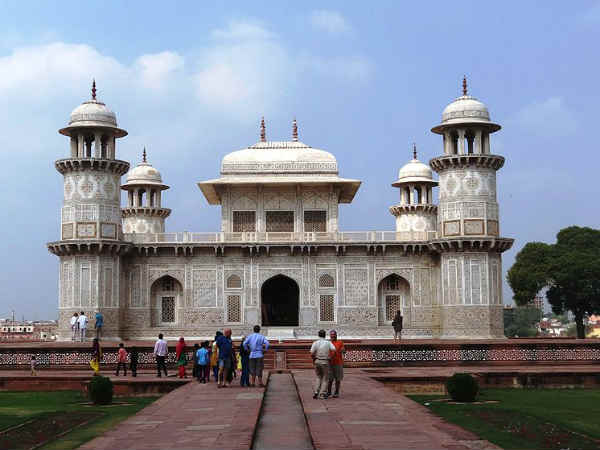 एतमाउद्दौला