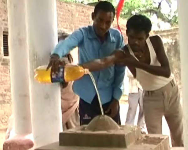खबीश बाबा का है मंदिर