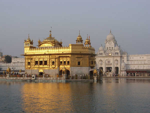 श्री हरिमंदिर साहिब( स्वर्ण मंदिर)