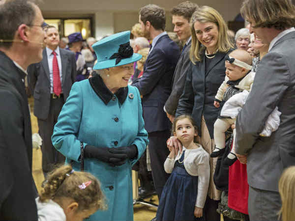 काफी दूर तक कर लेती हैं वॉक 