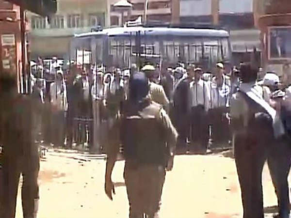 Crude bomb found in the court premise in Varanasi defused by the squad Crude bomb found in the court premise in Varanasi defused by the squad