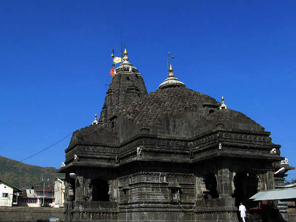 Trimbakeshwar revokes its Apr 3 ban on men's entry in sanctum Trimbakeshwar revokes its Apr 3 ban on men's entry in sanctum