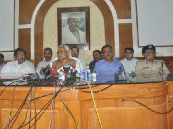 गिनती नहीं करते हैं यहां अपराध में, इहाँ तो भैया चाचा बैठे हैं सरकार में...