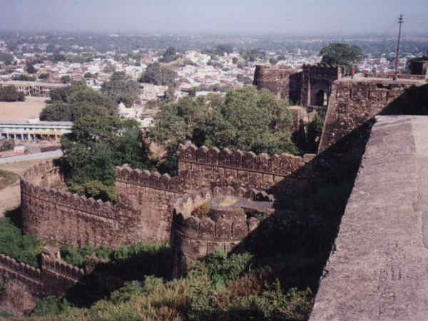 UP Elections: Bundelkhand's Babu become Gentleman UP Elections: Bundelkhand's Babu become Gentleman