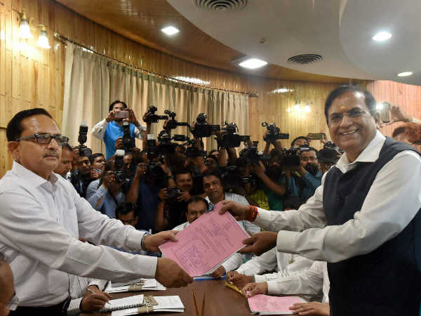 सवर्णों के लिए पार्टी का दरवाजा खोला