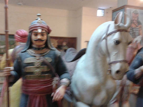 11 शादियां