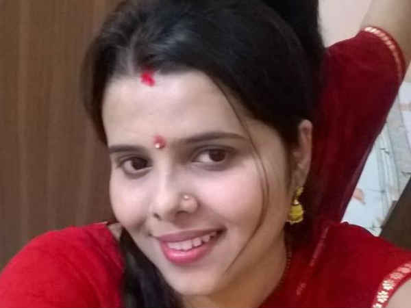 Bank manager's wife goes missing from running train in Bihar.