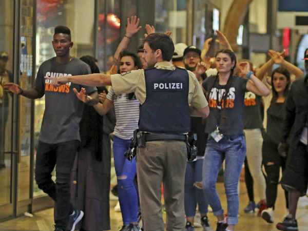 पॉलिसी को लेकर शुरू हुई बहस पॉलिसी को लेकर शुरू हुई बहस