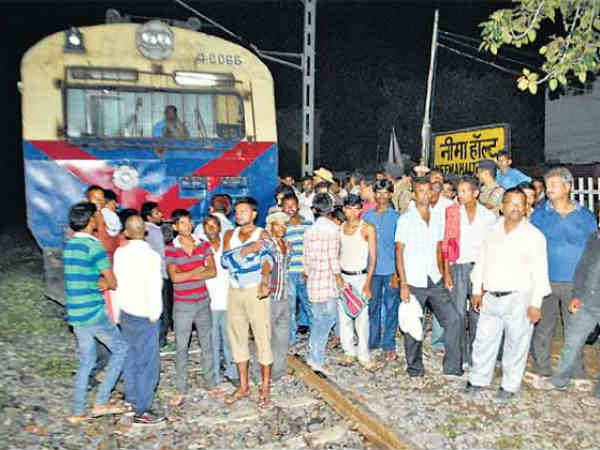 Four killed in Bihar as power wire falls on train
