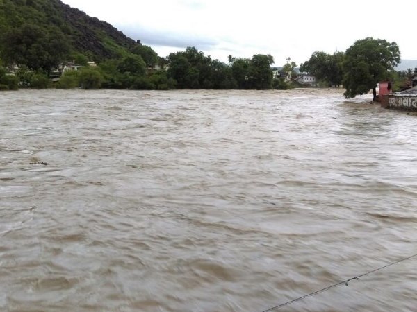 छत्तीसगढ़: पानी में चल रहा पुलिस स्टेशन !