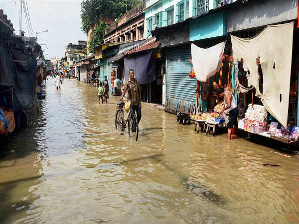 कोलकाता में ऐसे हैं हालात