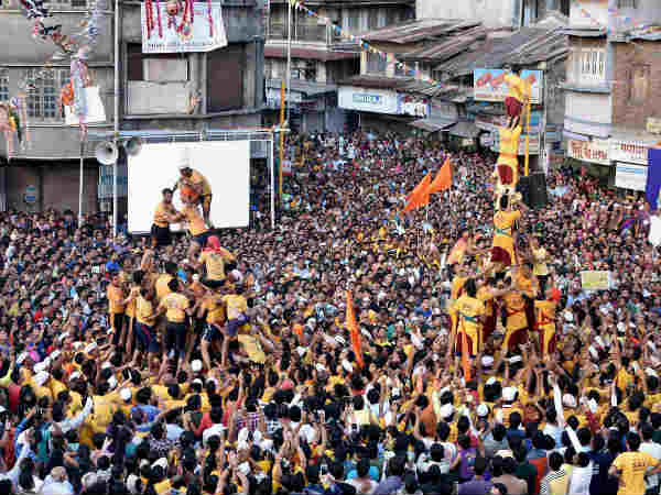 पानी फेंकना