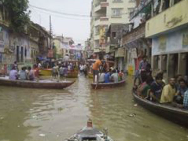 बनारस मेंं बााढ़ बनारस मेंं बााढ़