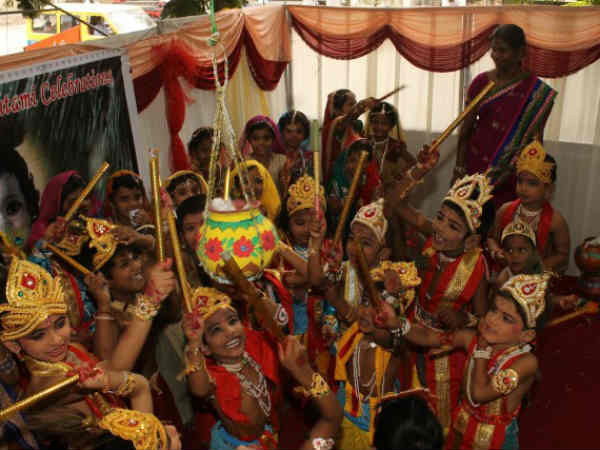 कृष्ण को था अपने से बड़ी राधा से प्रेम