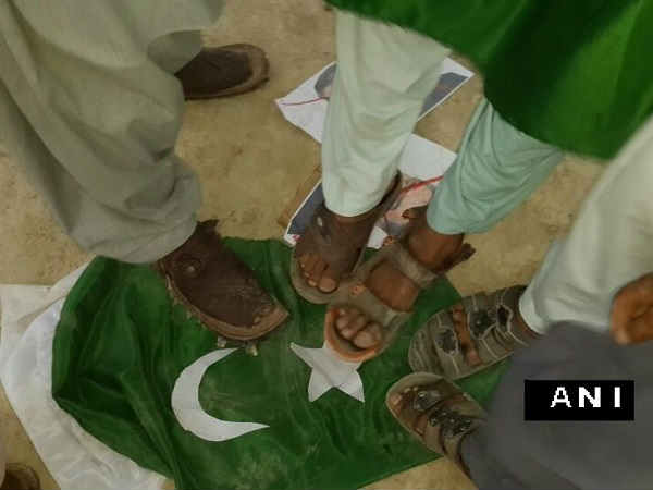 रौंदा पाक का झण्डा रौंदा पाक का झण्डा