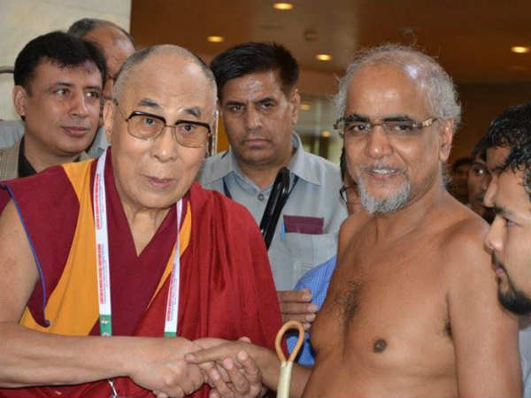 प्रेम से जीतो प्रेम से जीतो