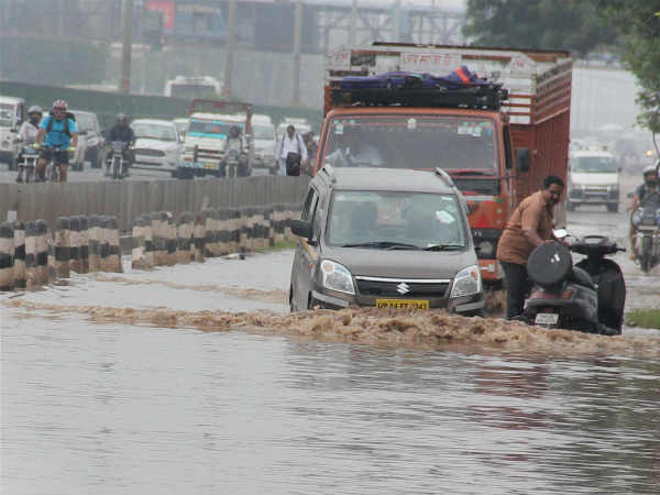 दिनभर आसमान में बादल छाए रहेंगे