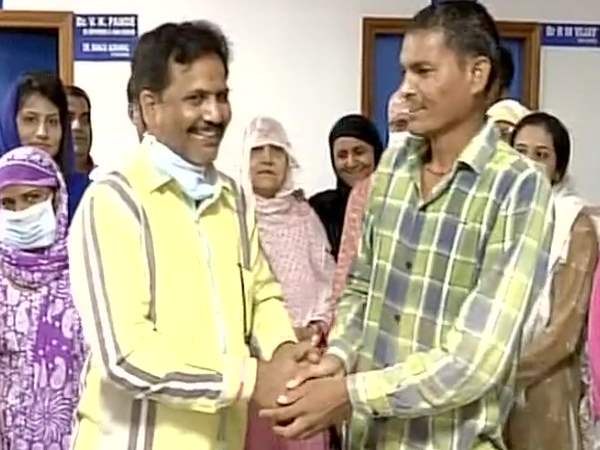 डॉक्टरों ने दोनों परिवारों को की समझाने की कोशिश