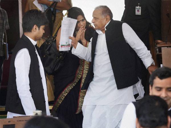 पार्टी के नए-पुराने नेताओं में सामंजस्य