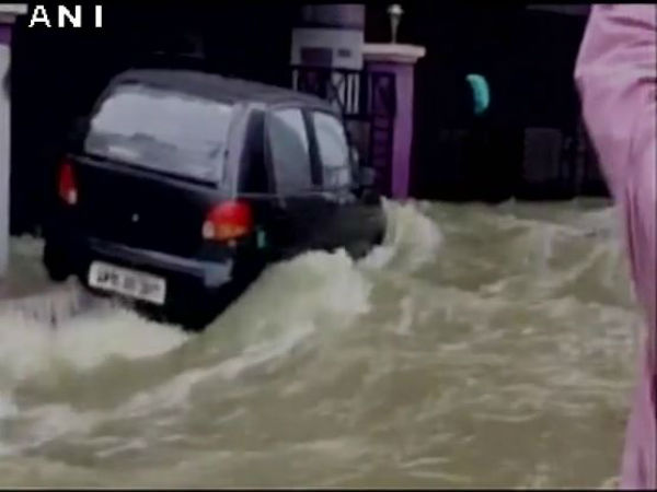 रेस्क्यू आॅपरेशन रात भर चलता रहा