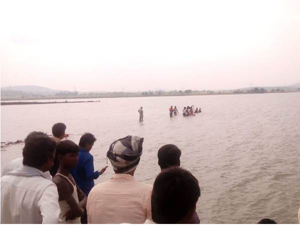 पढ़ाई में बड़ी होशियार थी हमारी बच्चियां