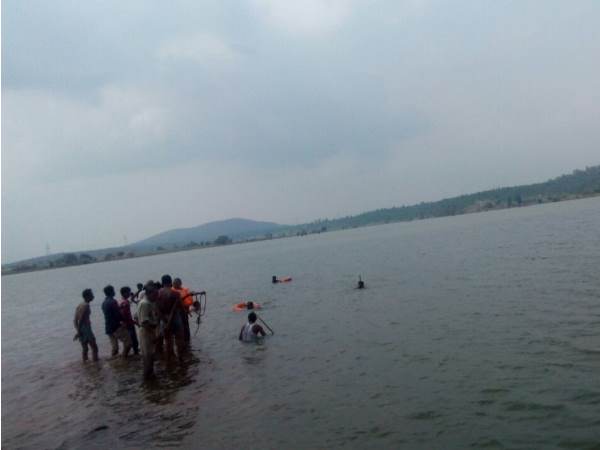 नही के बहाव में आ गईं लड़कियां