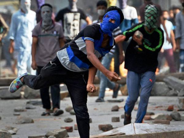 अब अकेली नहीं रही कश्मीरी अलगाववादियों की ज़ुबान