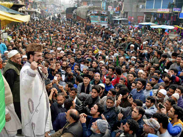 Hurriyat Confrence warns of mass agitation against attempts to abrogate Article 35-A Hurriyat Confrence warns of mass agitation against attempts to abrogate Article 35-A