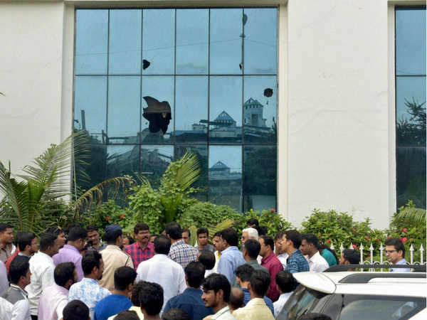 शिवसेना के मुखपत्र सामना में छपे कार्टून पर विवाद में बढ़ींं पार्टी की मुश्किलें