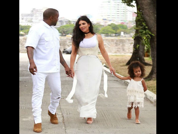  बेबी बंप के साथ दिखीं किम 