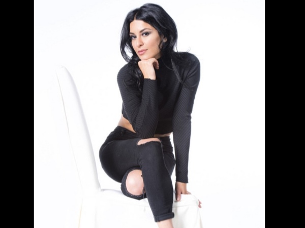 मिनीस्कर्ट और टाइट टॉप पर भड़के मिनीस्कर्ट और टाइट टॉप पर भड़के