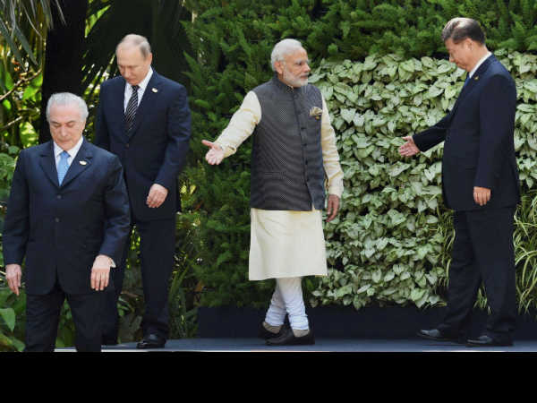 हिंदी-चीनी नहीं रूसी-चीनी भाई-भाई 