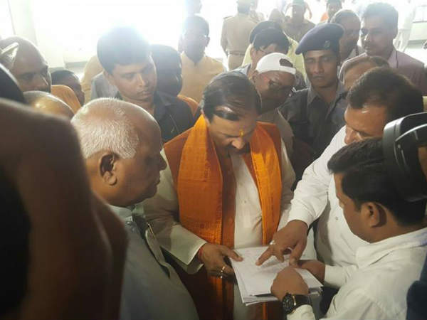 महेश शर्मा ने किया जमीन का मुआयना