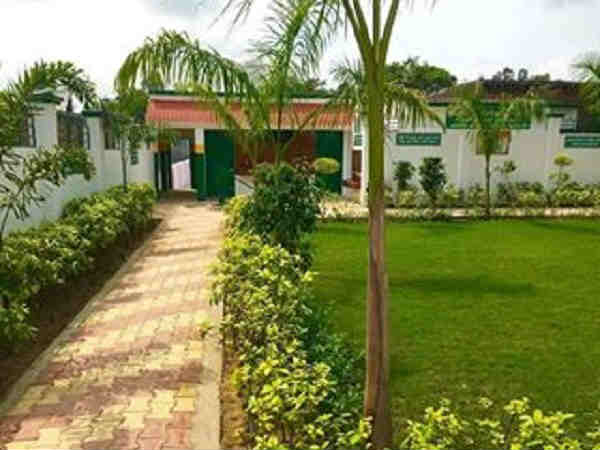 पुरस्कार में मिले पैसे भी लगा दिए स्कूल में