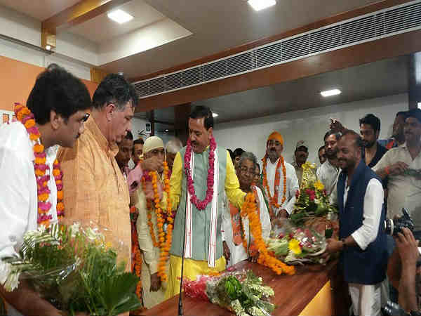 यूपी से 3 विधायक शामिल हुए भाजपा में यूपी से 3 विधायक शामिल हुए भाजपा में