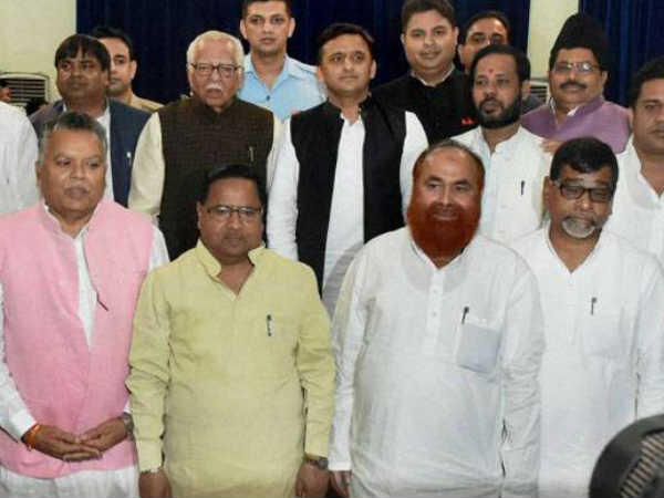 कलह से बाहरी लोगों पर असर पड़ता है