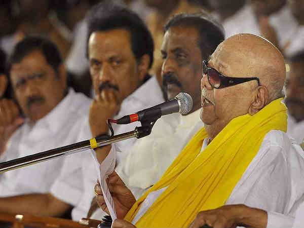 लेकिन पिता पुत्र के बीच सब कुछ सही नहीं