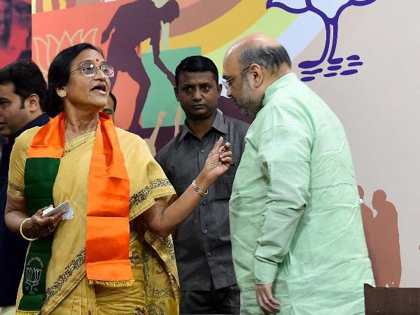 अपने साथ-साथ बेटे के लिए भी चाहती थी टिकट