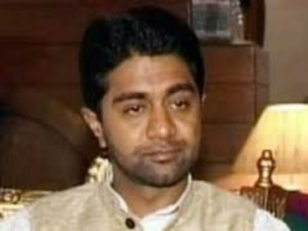 नेवी वार रूम के दस्तावेज किए थे लीक