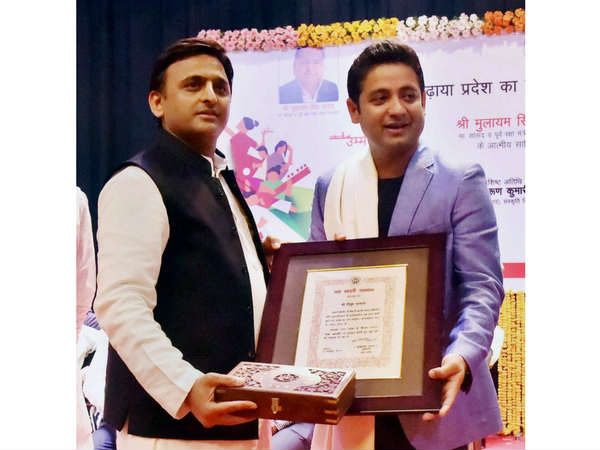 ये हैं पुरस्कार पाने वाली कुछ प्रमुख हस्तियां :