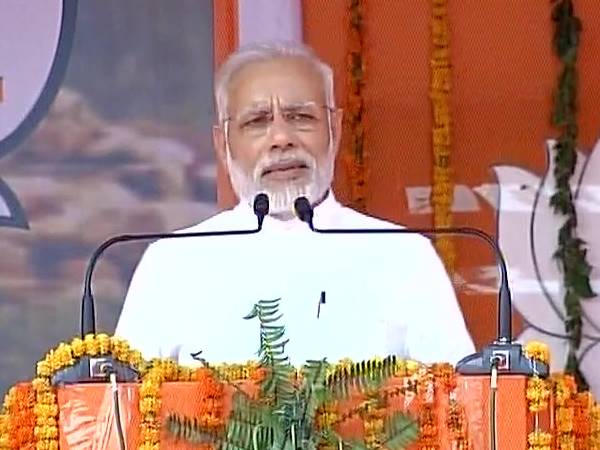 कानपुर रैली में पीएम मोदी ने विपक्ष पर साधा निशाना