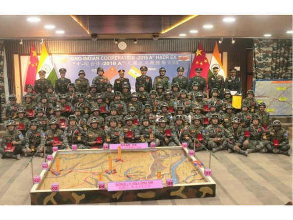 भारतीय सेना और चीन की आर्मी ने पहली बार मिलकर बुधवार को भारतीय सीमा पर बसे एक गांव में किसी आपदा से निबटने के लिए संयुक्त अभ्यास किया।