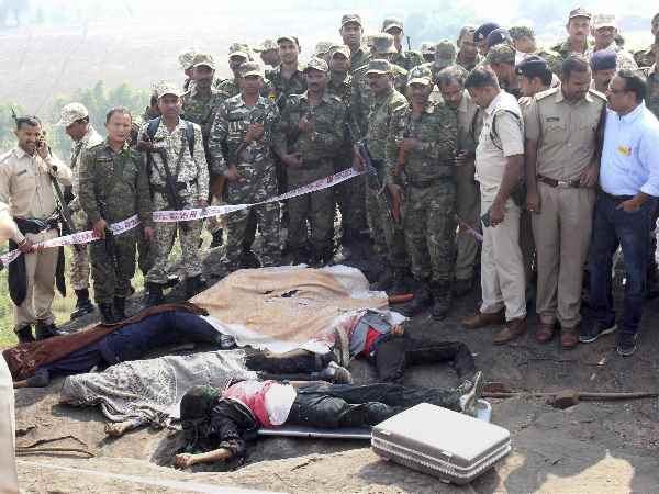 एनकाउंटर के चश्मदीद मोहन सिंह मीणा खेजड़ा गांव के सरपंच हैं