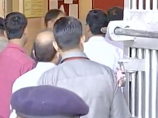 मध्य प्रदेश के गृहमंत्री ने आतंकियों के भागने को लेकर जताया साजिश का शक