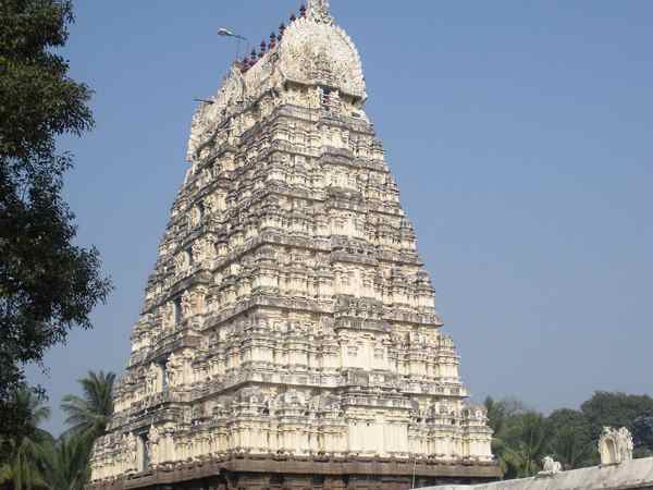 तमिलनाडु के मंदिर में 500-1000 के नोटों में लाखों रुपए का दान
