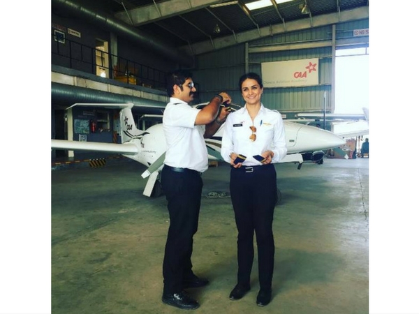 गुल को स्‍ट्राइप्‍स पहनाते कैप्‍टन